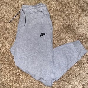 Nike tech fleece joggers